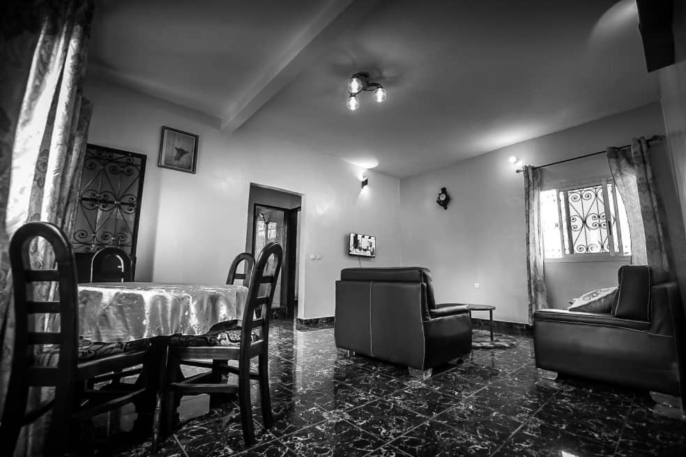 Appartements Neuf De Haut Standing Dm & Ng A Bafoussam Εξωτερικό φωτογραφία