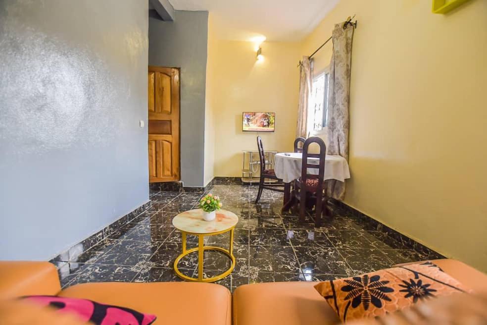 Appartements Neuf De Haut Standing Dm & Ng A Bafoussam Εξωτερικό φωτογραφία
